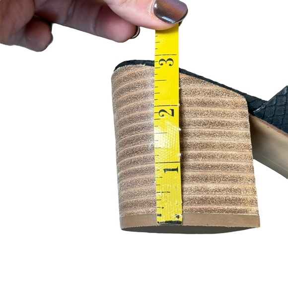 DOLCE VITA Tendle Block Heel Mule Sz 11 Black Snake Embossed Leather Pointy Toe - Picture 6 of 8